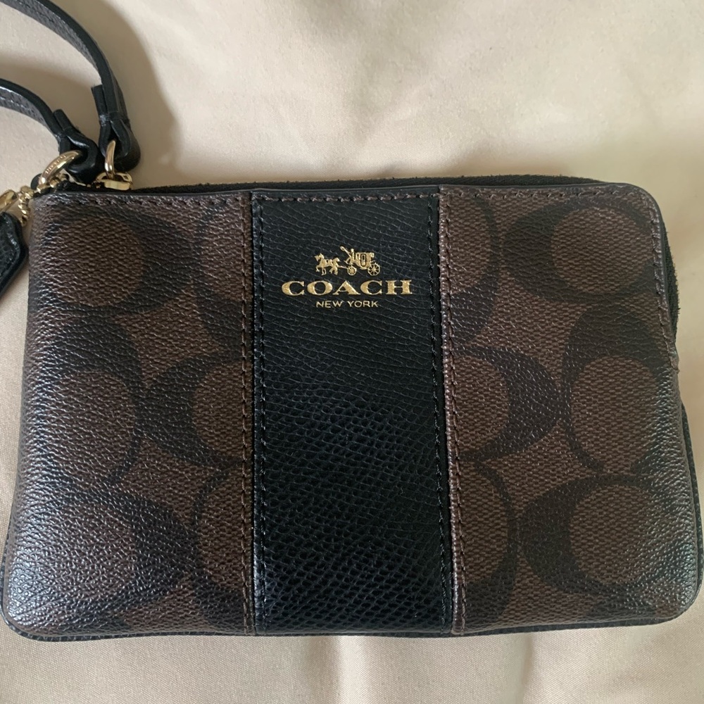 Like new Coach Wristlet!